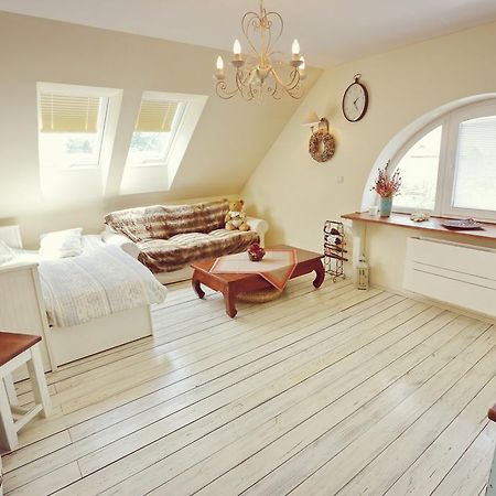 Kalvin Restaurant & Pension Rastislavice Екстериор снимка