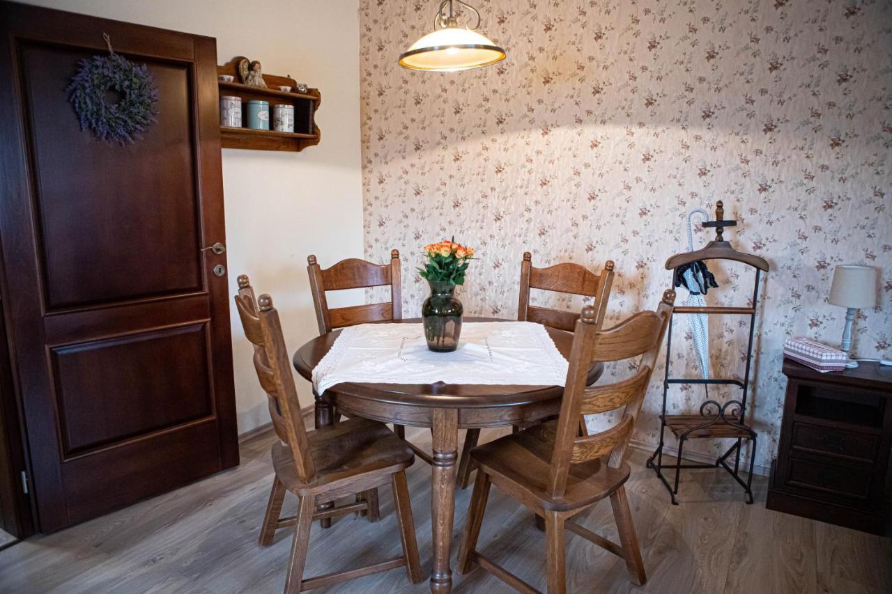 Kalvin Restaurant & Pension Rastislavice Екстериор снимка