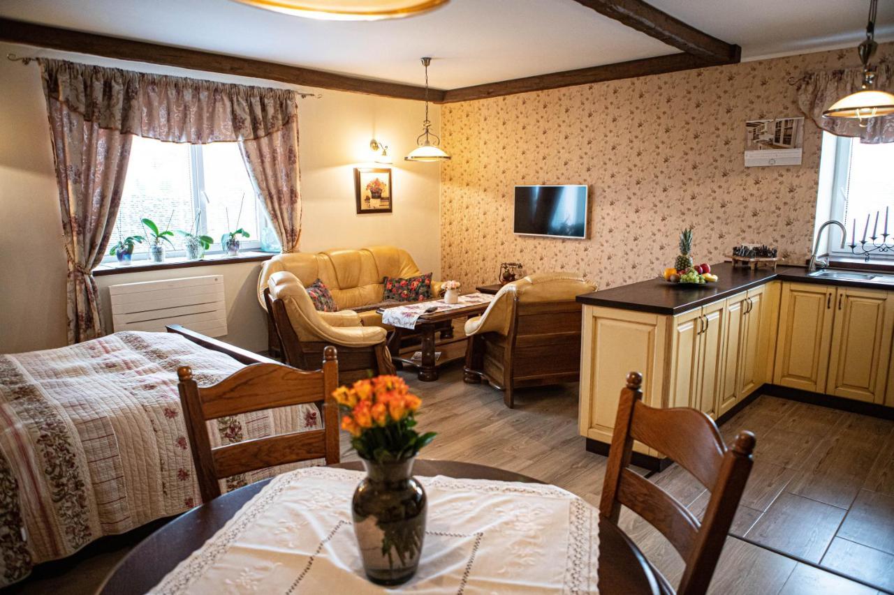 Kalvin Restaurant & Pension Rastislavice Екстериор снимка